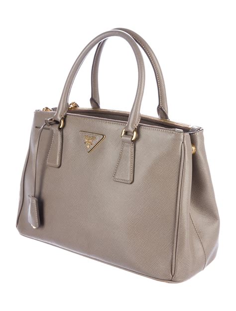 prada saffiano medium tote size|prada saffiano lux tote small.